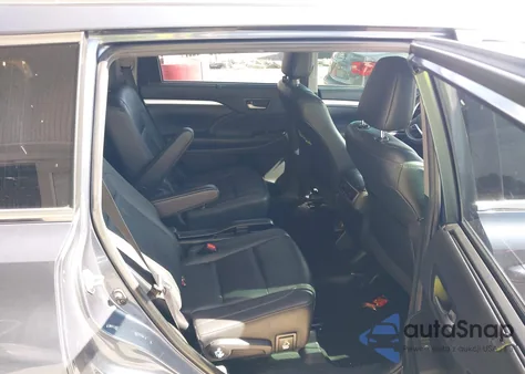 2019 Toyota Highlander Xle z USA, uszkodzony, nr VIN 5TDKZRFH6KS340608